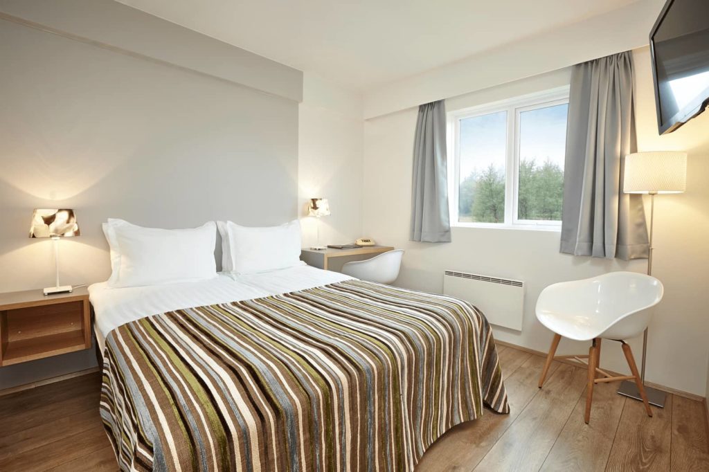 The Queen guest room